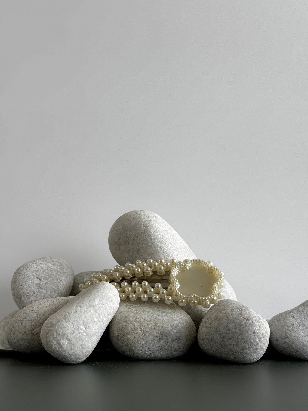 Pearl Bow Hair Clip