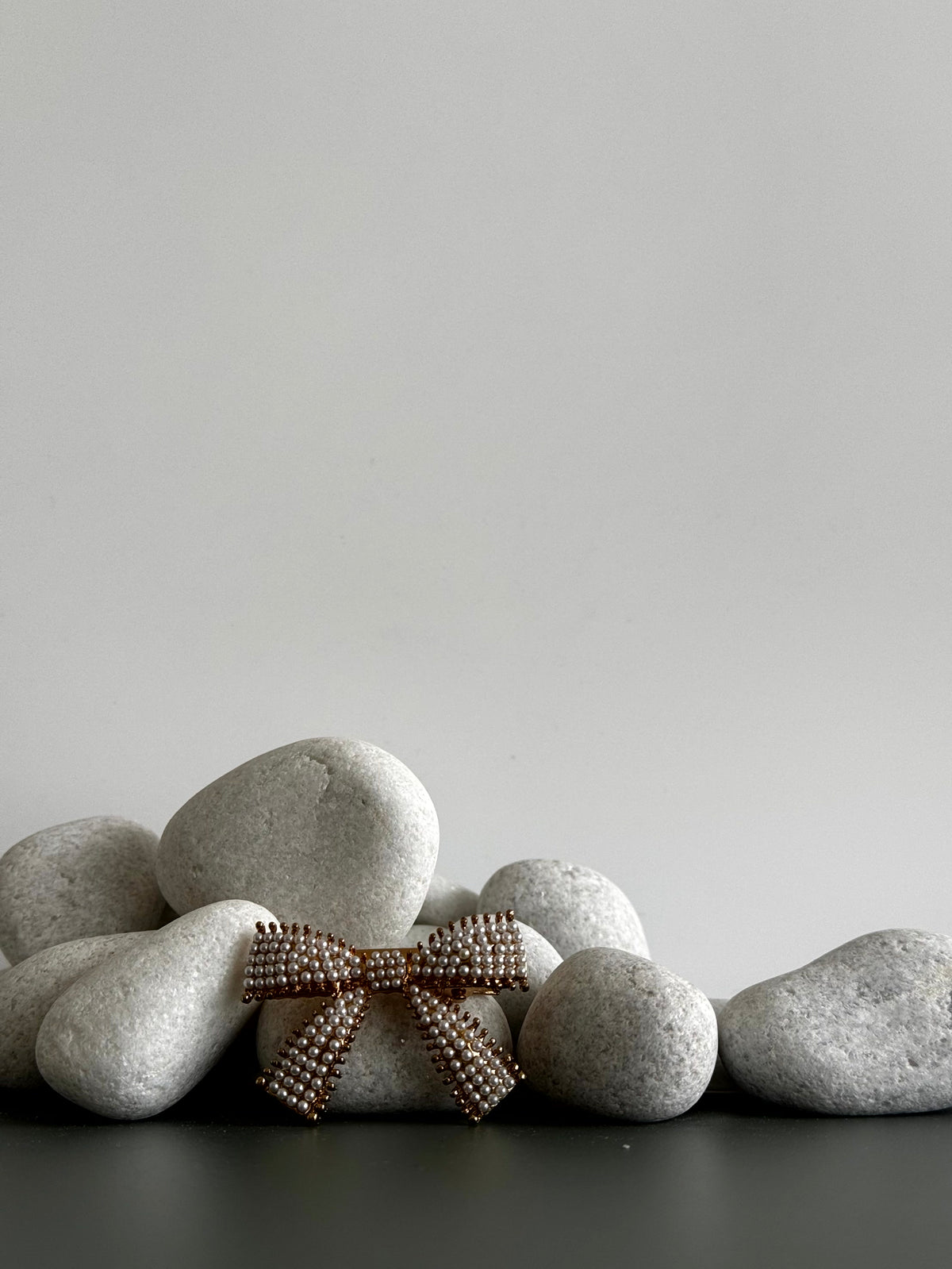 Pearl Bow Hair Clip