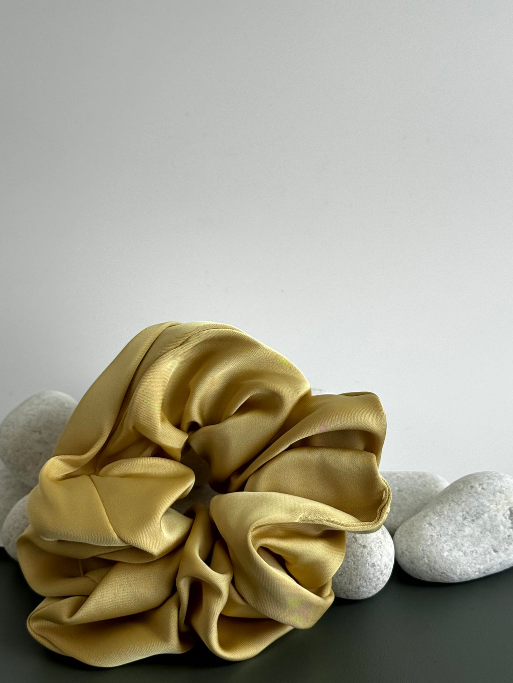 Premium Silk Scrunchie [no pull hold]