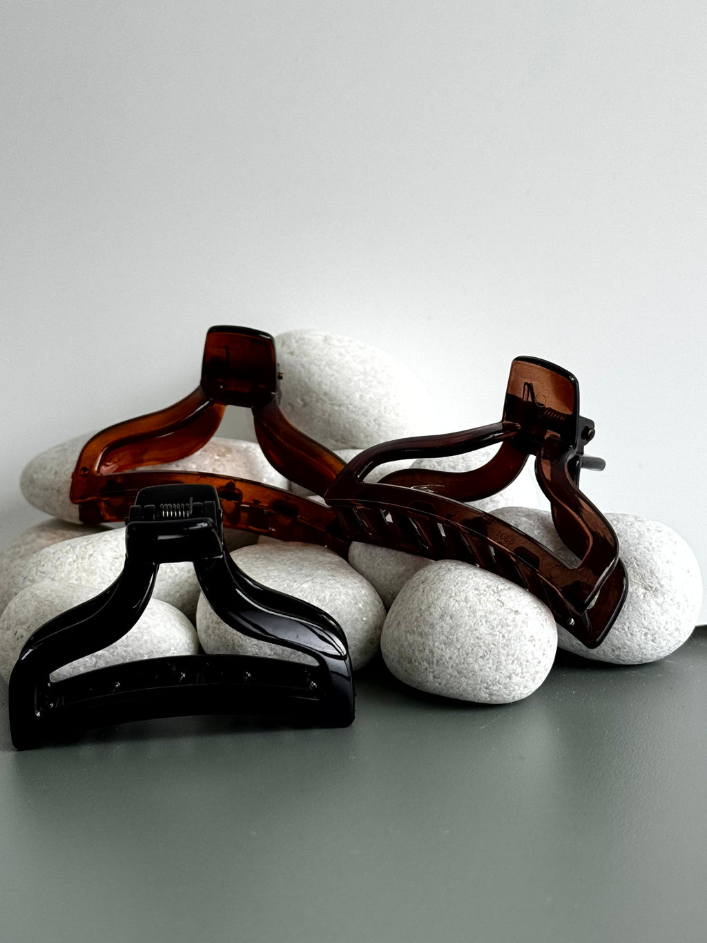 Durable Sculpted Curve Hair Claw