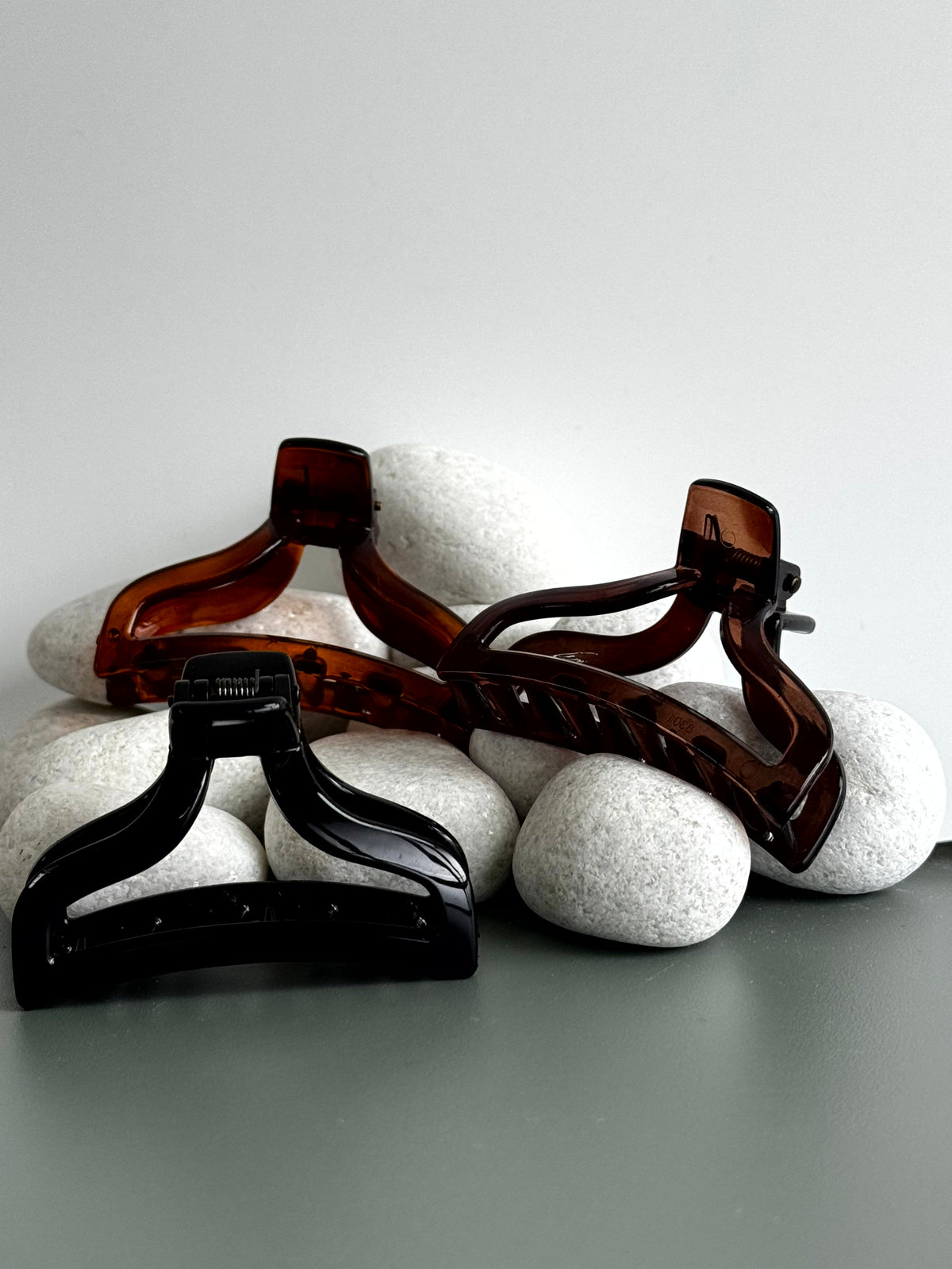 Durable Sculpted Curve Hair Claw