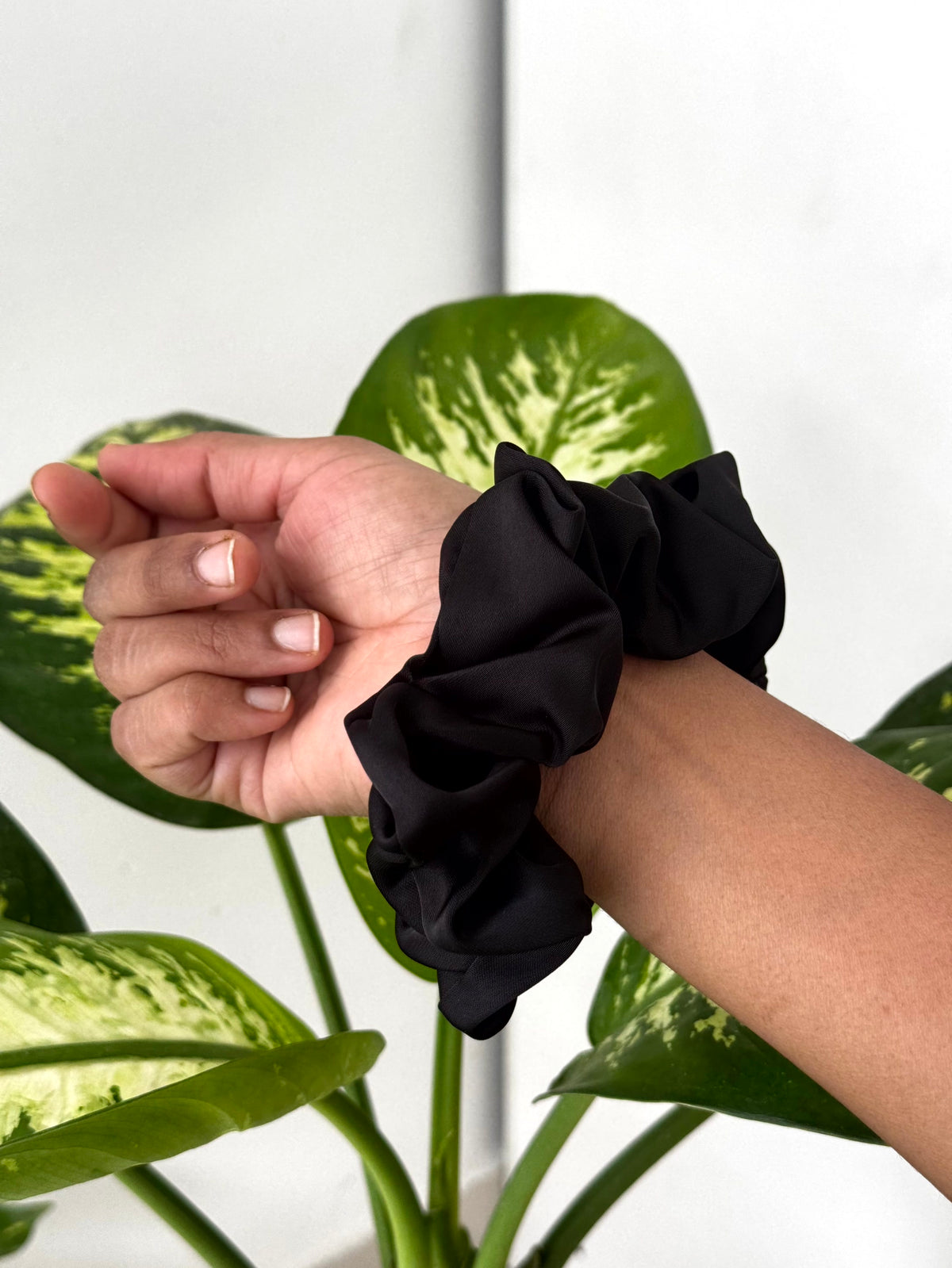 Premium Silk Scrunchie [no pull hold]