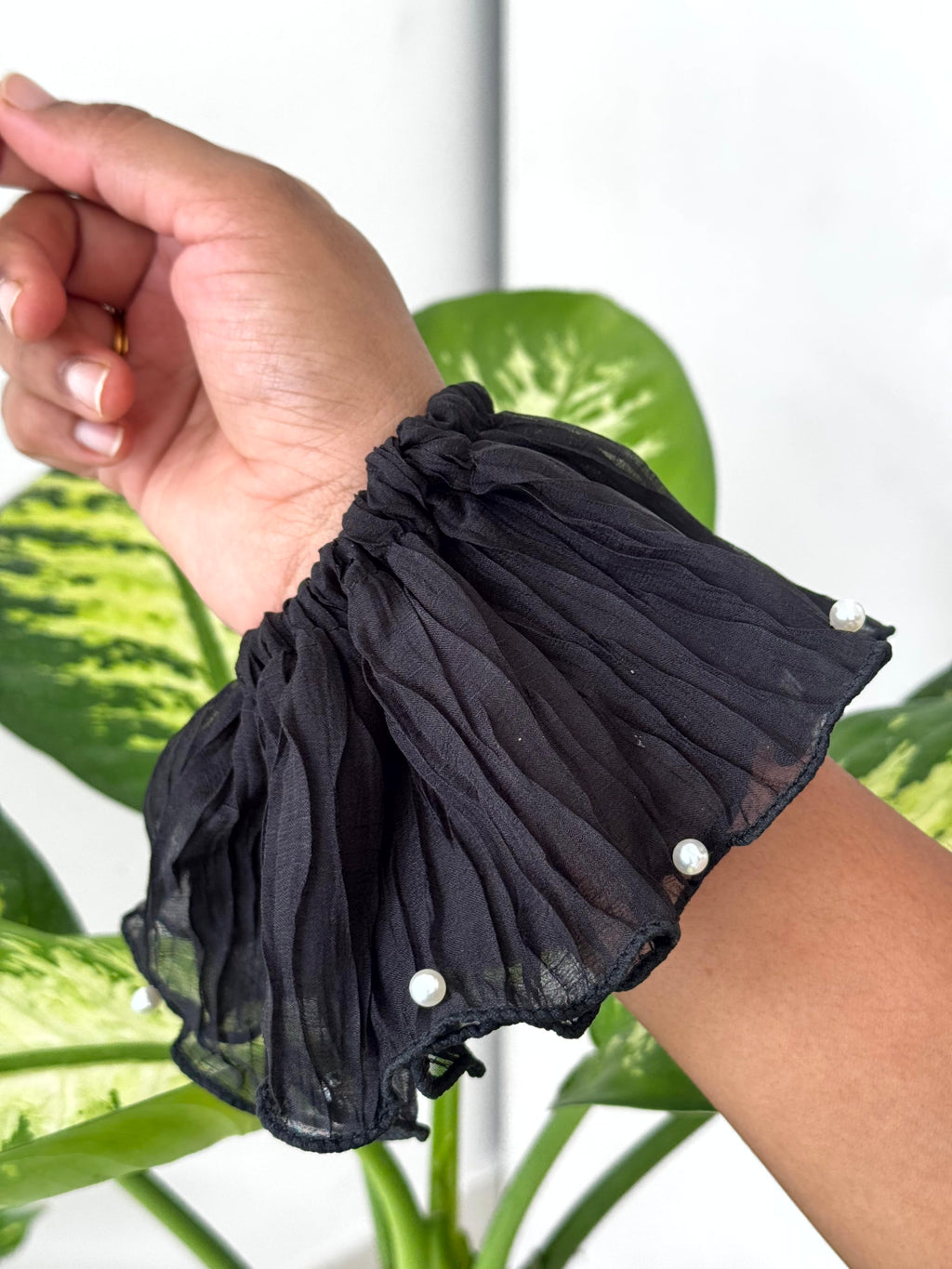 Pearl Veil Scrunchie