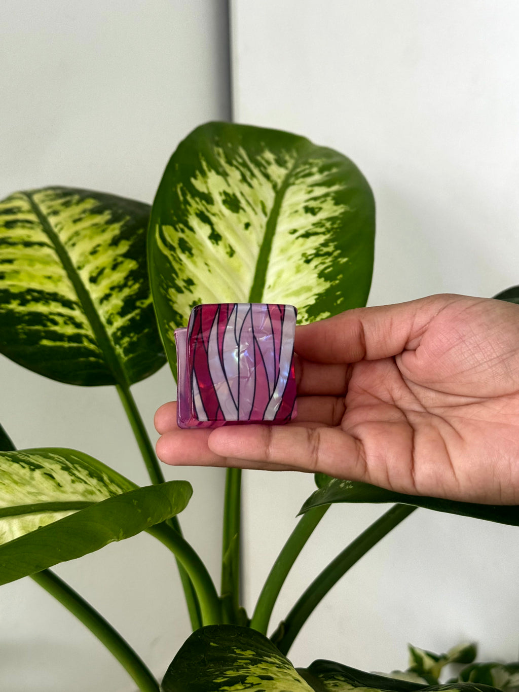 Premium Abstract Wave Square Claw Clips