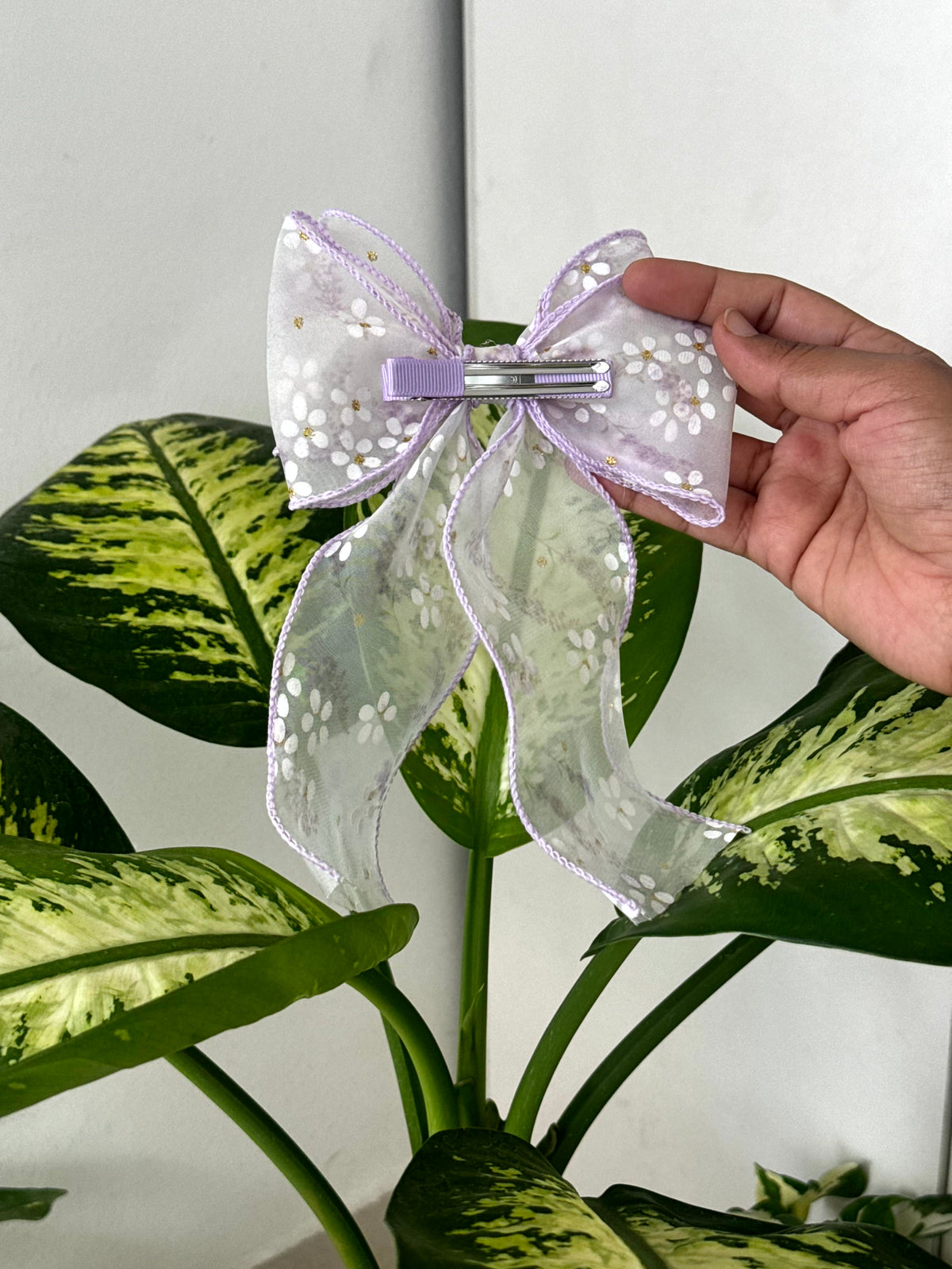 Daisy Whisper Bow Clip