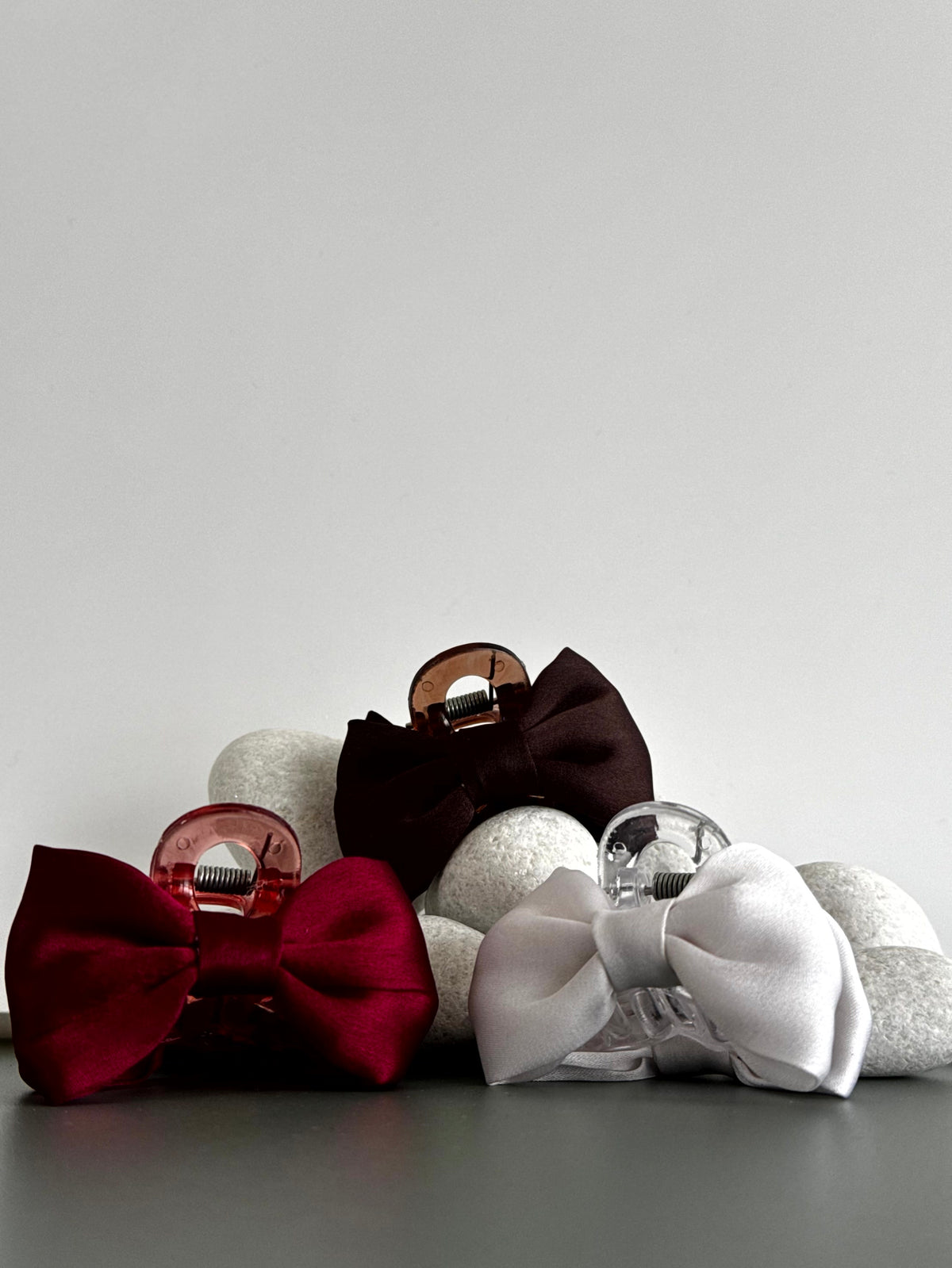 Satin Affair Mini Bow Claw