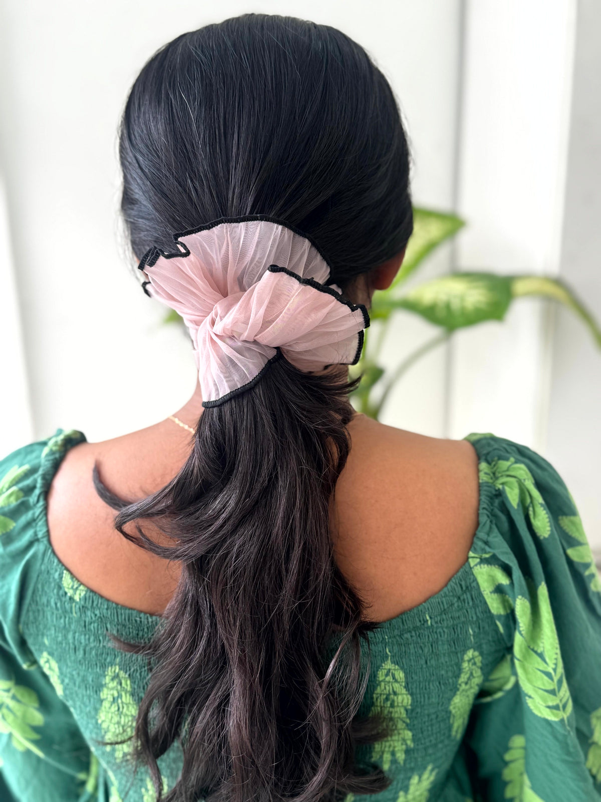 Contrast Ruffle Scrunchie