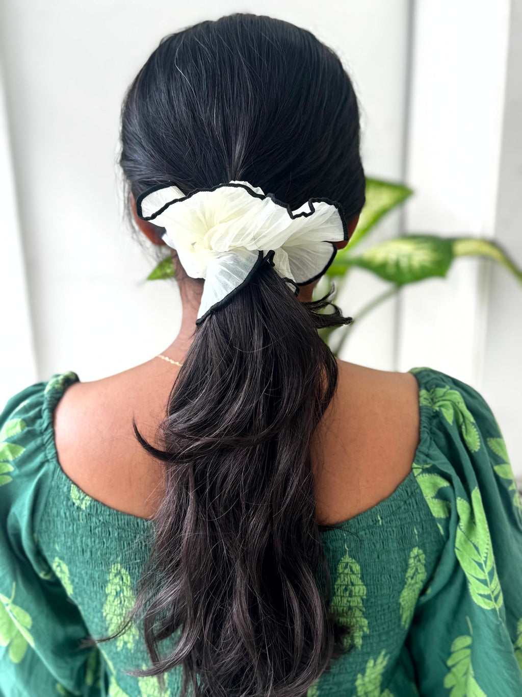 Contrast Ruffle Scrunchie