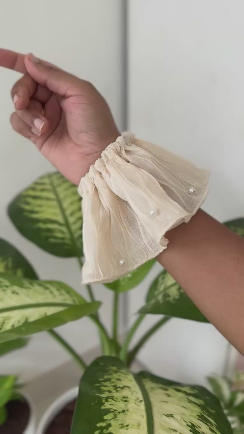 Pearl Veil Scrunchie